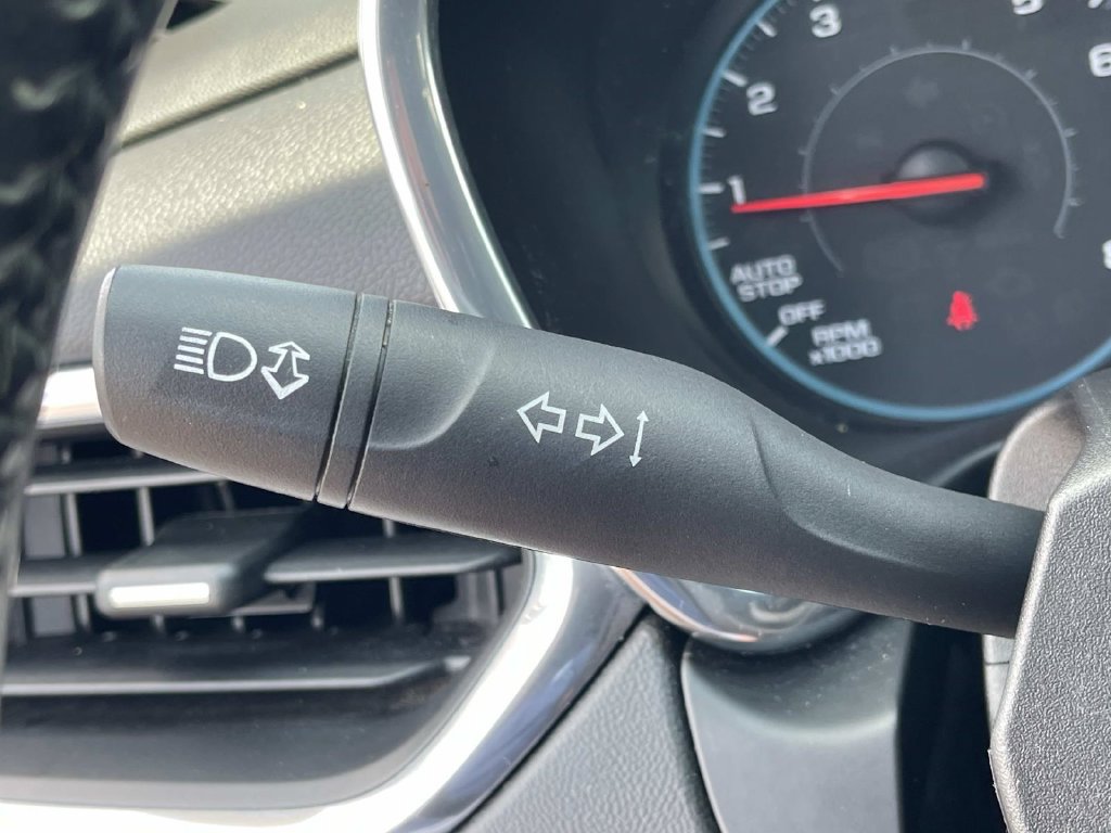 Used 2018 Chevrolet Equinox LT FWD image 37