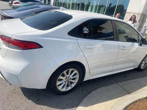 Used 2020 Toyota Corolla LE w/ LE Convenience Package image 4