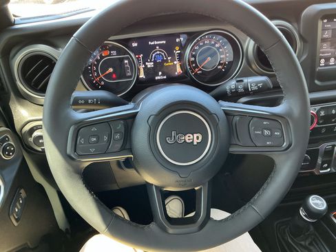 Used 2023 Jeep Wrangler Sport AWD/4WD image 19