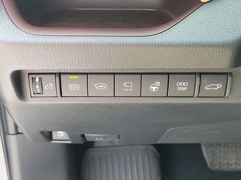 Used 2025 Toyota RAV4 Limited AWD/4WD image 31