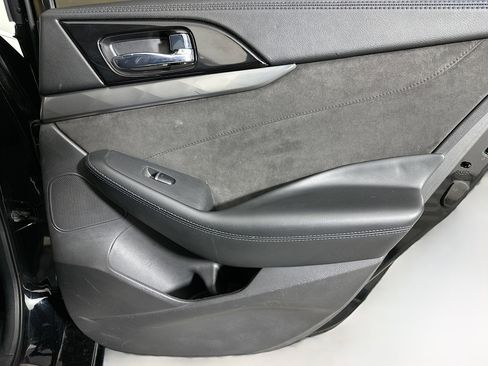 Used 2016 Nissan Maxima SR FWD image 29