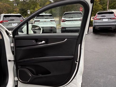 Used 2021 Lincoln Nautilus FWD image 22