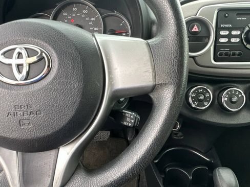 Used 2012 Toyota Yaris LE FWD image 10