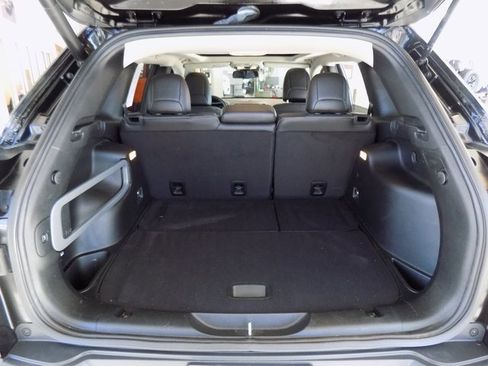 Certified 2018 Jeep Cherokee Limited w/ Technology Group image 29