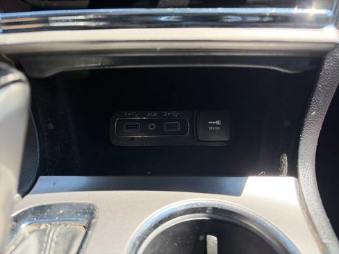 Used 2020 Jeep Grand Cherokee Altitude RWD image 35