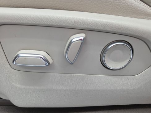 Used 2023 GMC Yukon Denali image 33