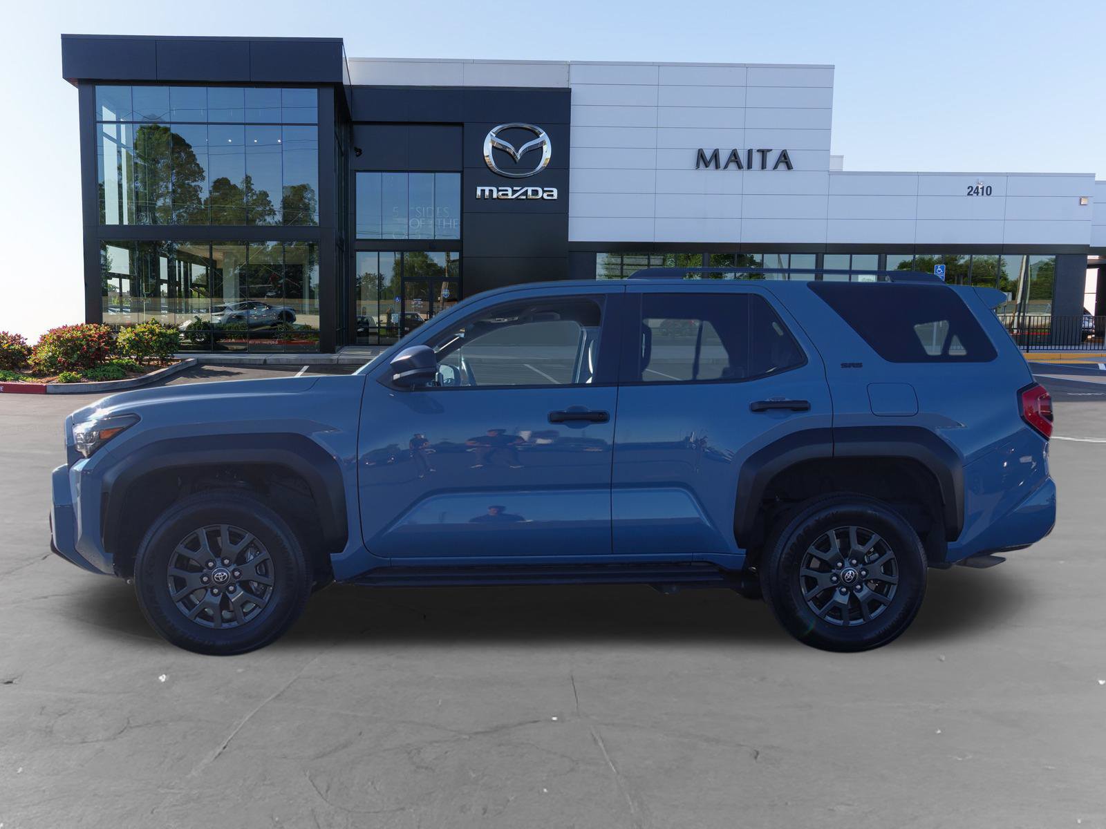 Used 2025 Toyota 4Runner SR5 AWD/4WD image 6