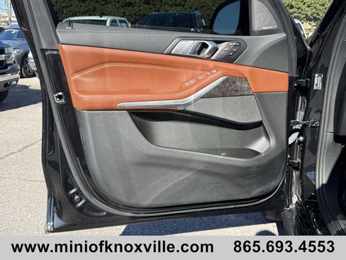 Used 2022 BMW X7 M50i w/ Luxury Seating Package image 13