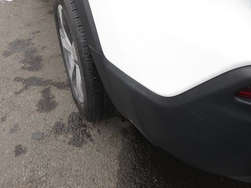 Used 2019 Jeep Cherokee Limited image 32