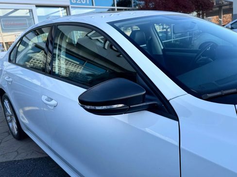 Used 2019 Volkswagen Passat 2.0T Wolfsburg w/ Wheels & Sunroof Package image 46
