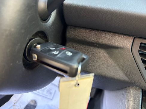 Used 2025 Volkswagen Jetta S image 31