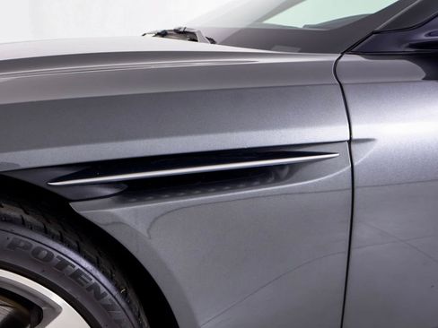 Used 2018 Aston Martin DB11 Coupe RWD image 10