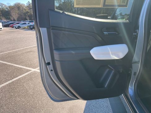 Used 2024 GMC Canyon AT4X image 20