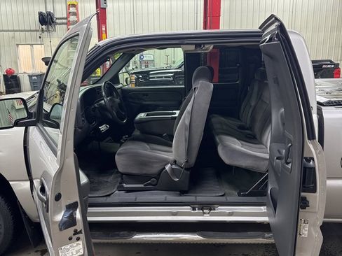 Used 2004 GMC Sierra 1500 SLE w/ Light Duty Power Package image 17