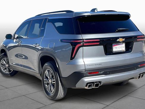 Used 2024 Chevrolet Traverse LT image 11