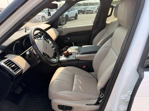 Used 2020 Land Rover Discovery SE AWD/4WD image 7