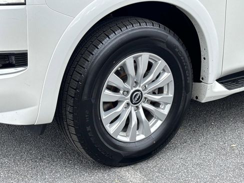 Used 2024 Nissan Armada SV image 7