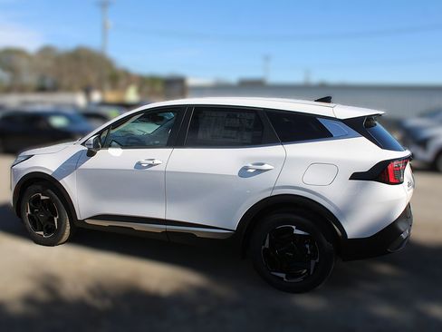 New 2026 Kia Sportage EX FWD image 13