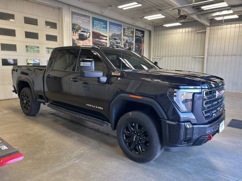 Used 2025 GMC Sierra 3500 AT4 w/ AT4 Premium Plus Package image 4