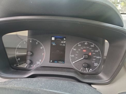 Used 2023 Toyota Corolla Cross LE w/ Moonroof Package AWD/4WD image 6