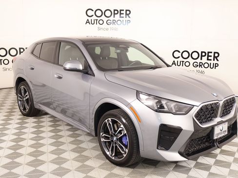 Used 2025 BMW X2 xDrive28i w/ M Sport Package image 1