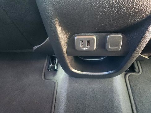 Used 2022 Chevrolet Colorado ZR2 w/ ZR2 Dusk Special Edition image 17