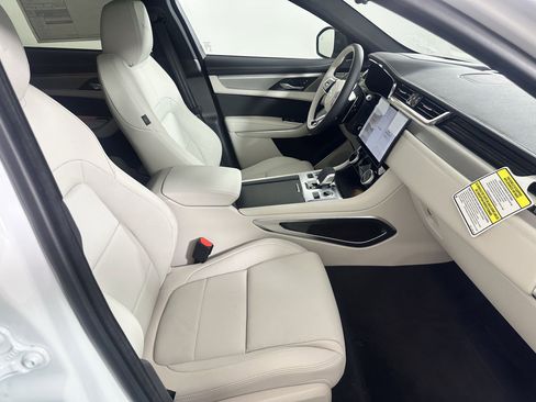 Used 2026 Jaguar F-PACE R-Dynamic S image 19