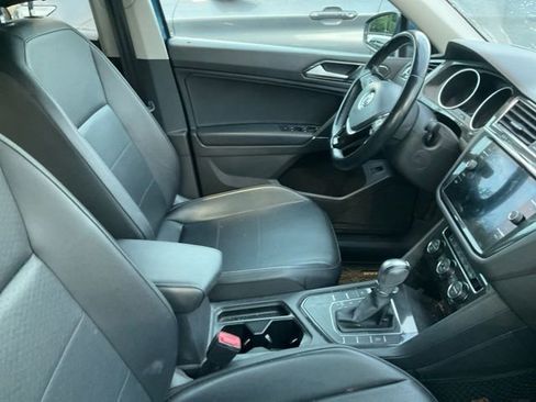 Used 2018 Volkswagen Tiguan SEL FWD image 4