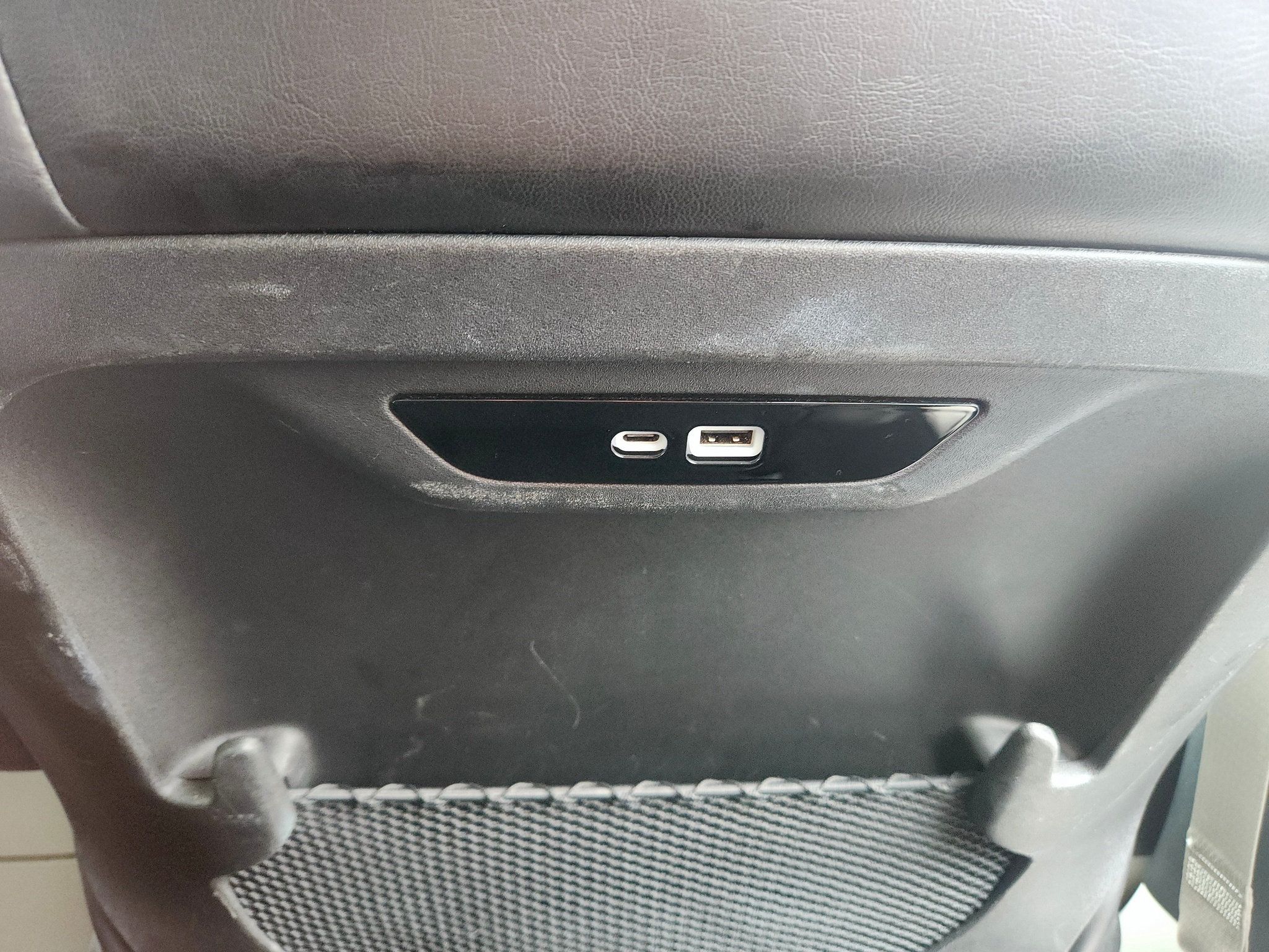 Used 2024 Chrysler Pacifica Touring-L FWD image 42