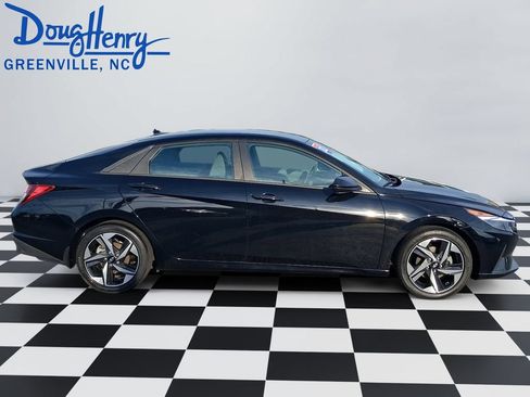 Used 2023 Hyundai Elantra SEL w/ Convenience Package FWD image 6