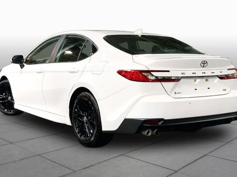 Used 2025 Toyota Camry SE FWD image 12