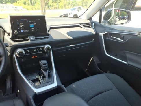 Used 2024 Toyota RAV4 XLE w/ Convenience Package FWD image 11