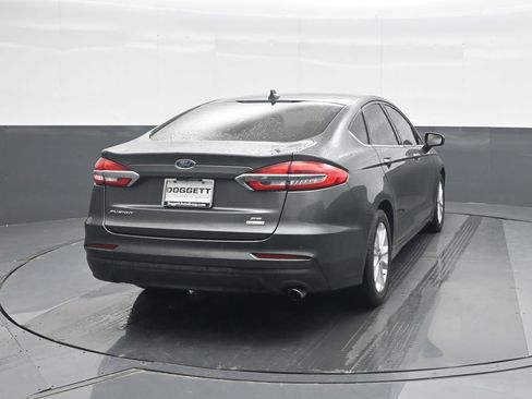 Used 2020 Ford Fusion SE FWD image 24