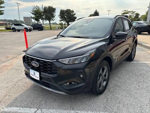 Used 2025 Ford Escape ST-Line Select AWD/4WD image 12