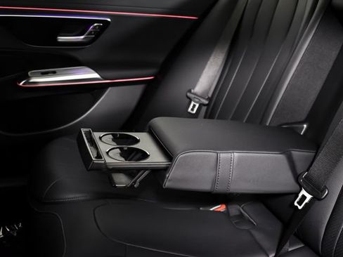 Certified 2025 Mercedes-Benz E 350 Sedan w/ Winter Package image 38