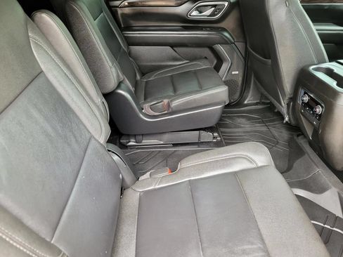 Used 2023 Chevrolet Suburban Z71 w/ Luxury Package AWD/4WD image 15