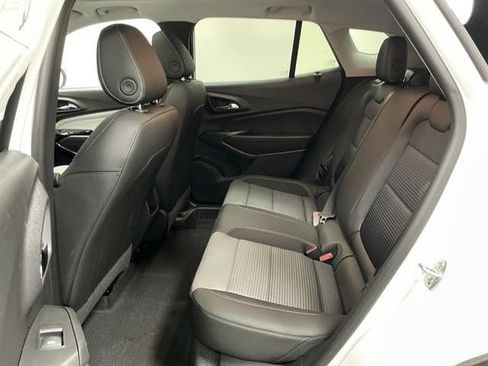 New 2026 Chevrolet Trax LT w/ Sunroof Package FWD image 21
