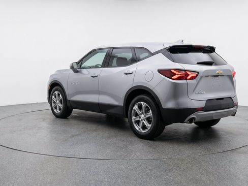 Used 2025 Chevrolet Blazer LT FWD image 6