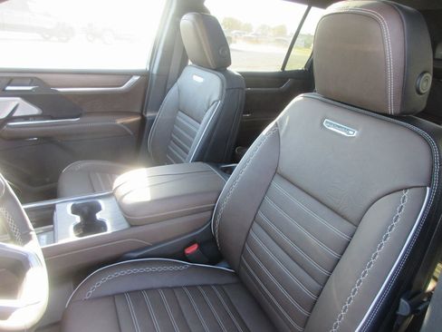 New 2026 GMC Acadia Denali Ultimate image 13