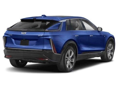 Used 2025 Cadillac Lyriq Sport image 2