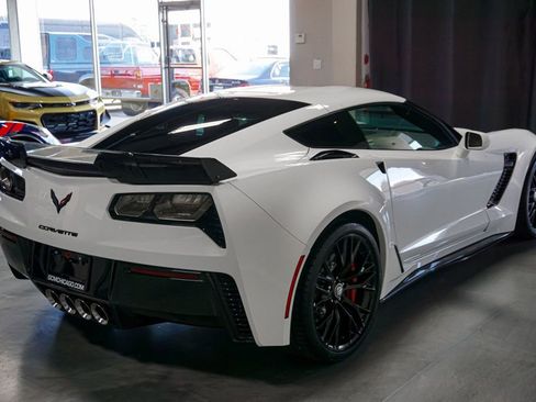 Used 2019 Chevrolet Corvette Z06 w/ Z07 Performance Package image 8