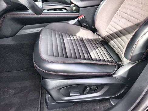 Used 2025 Ford Explorer ST-Line w/ ST-Line Street Pack image 12