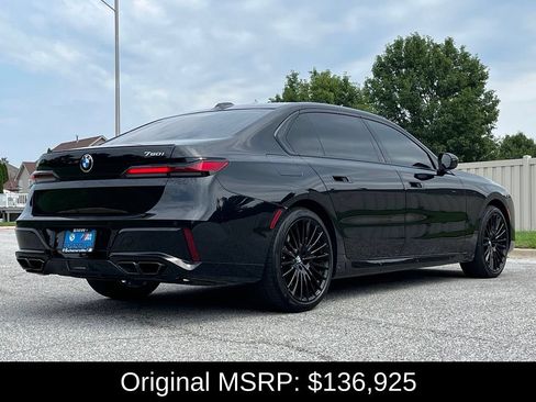 Used 2025 BMW 760i xDrive w/ Executive Package AWD/4WD image 7