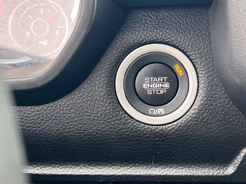 Used 2025 RAM 1500 Laramie image 21