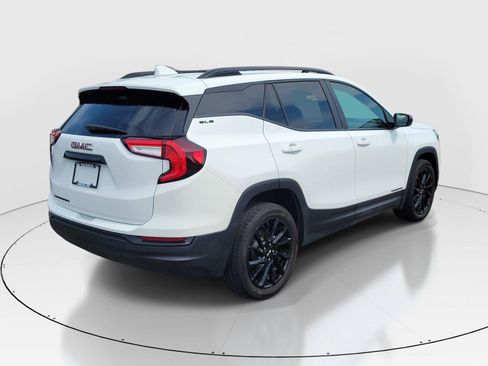 Used 2023 GMC Terrain SLE w/ Driver Convenience Package FWD image 4