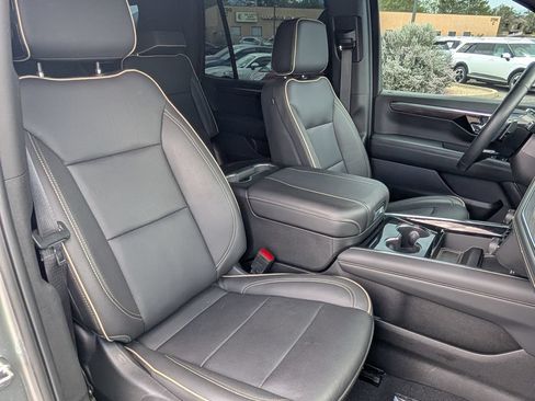 Used 2025 Chevrolet Tahoe Premier w/ Sun And Tow Package AWD/4WD image 12