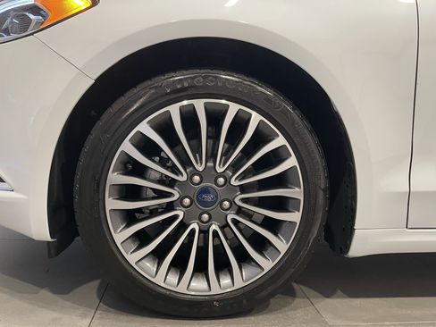 Used 2018 Ford Fusion SE w/ Fusion SE Technology Package AWD/4WD image 7