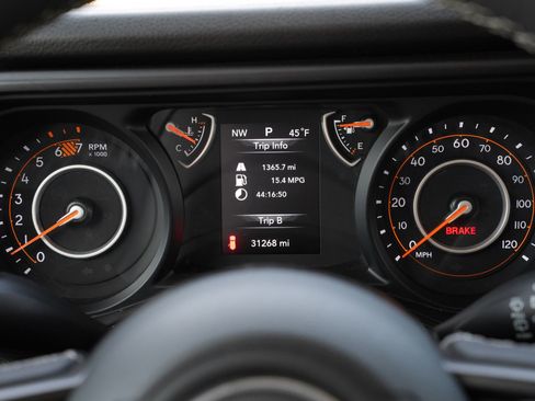 Used 2025 Jeep Wrangler Sport S image 11