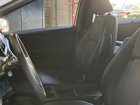 Used 2024 Honda Odyssey Sport image 5
