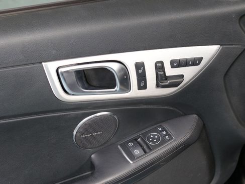 Used 2014 Mercedes-Benz SLK 250 w/ Premium Package image 36